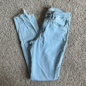 KanCan Distressed Skinny Jeans EUC